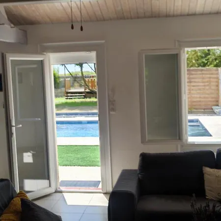Villa Avec Piscine Vue A 300 M En Ete La Faute-sur-Mer