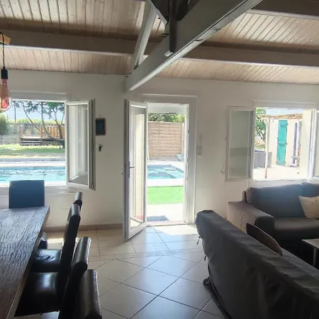 Avec Piscine Vue A 300 M En Ete *